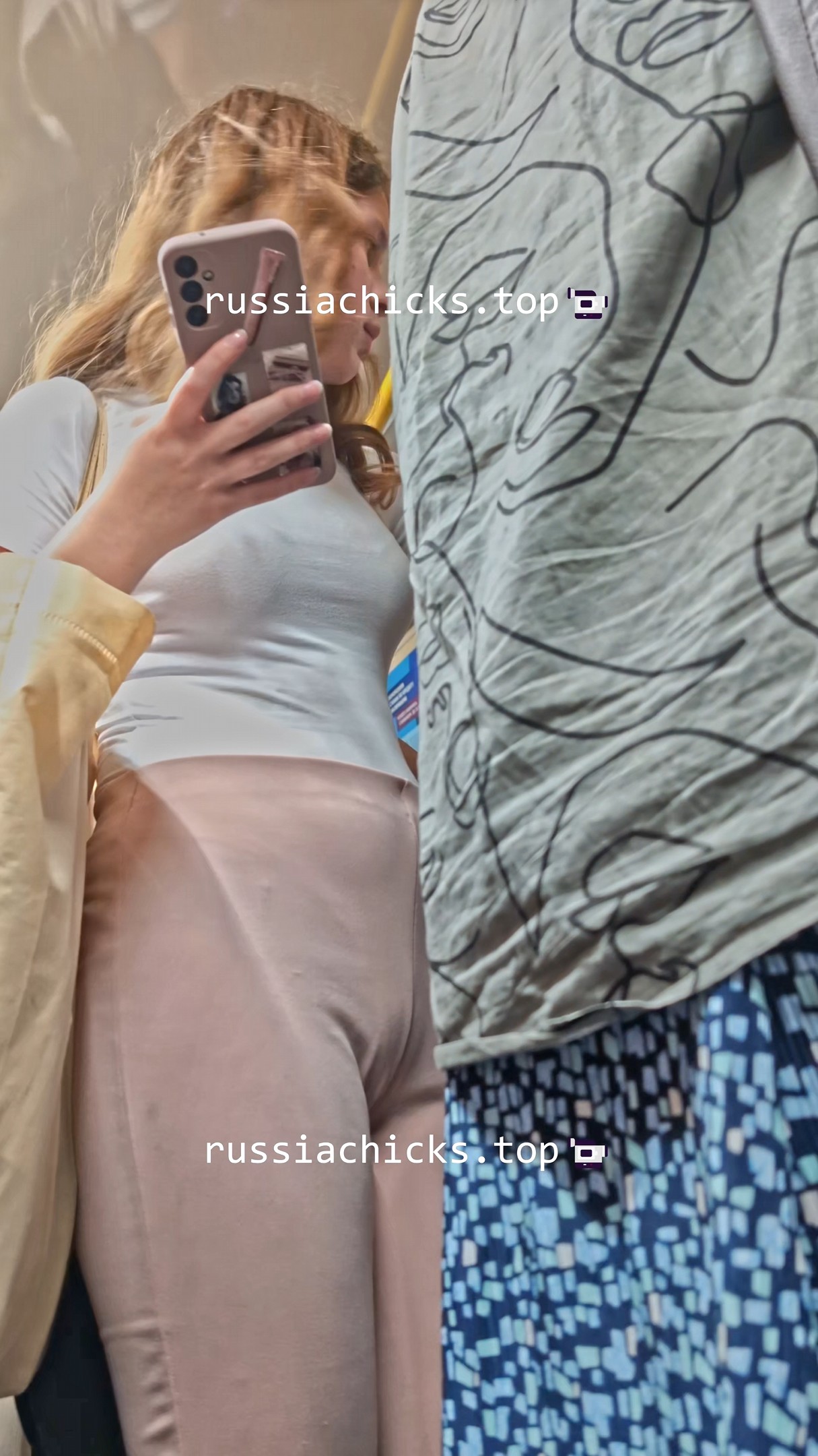 omg amazing teen girl in tram