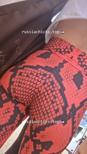 i shots nice girl in leggings on run fest