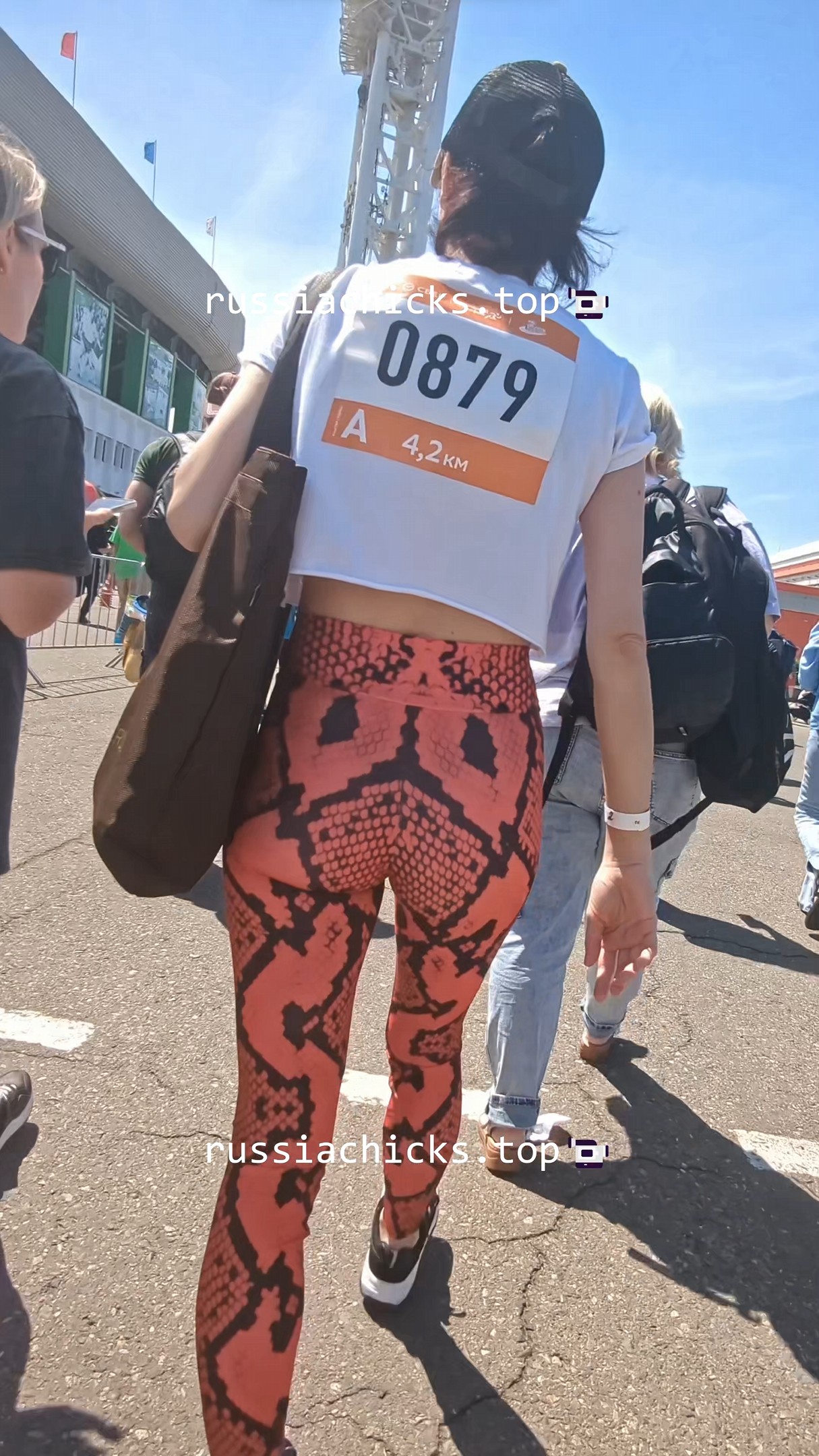 i shots nice girl in leggings on run fest