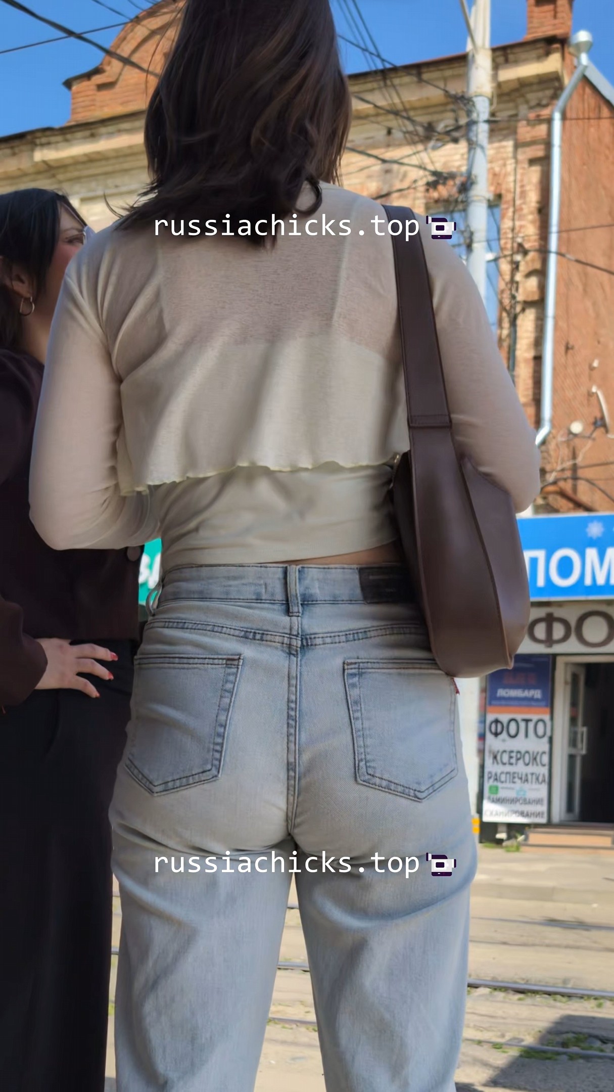i shots 2 nice chicks on tram stop