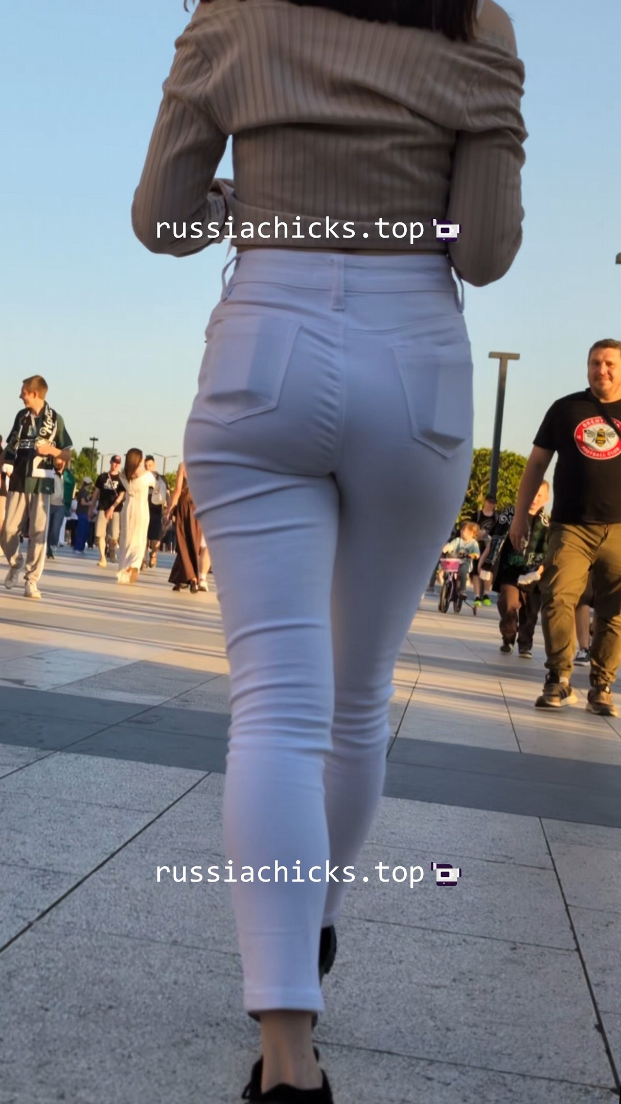 sexy girl in tight jeans and her ass