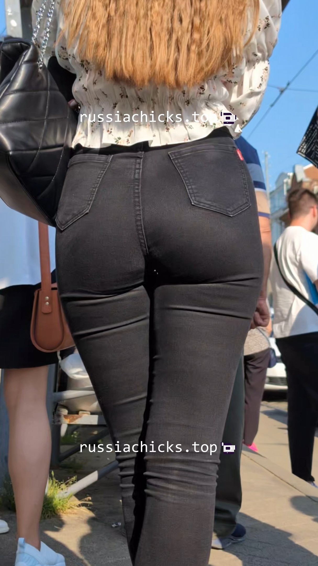 ass amazing girl in tight jeans