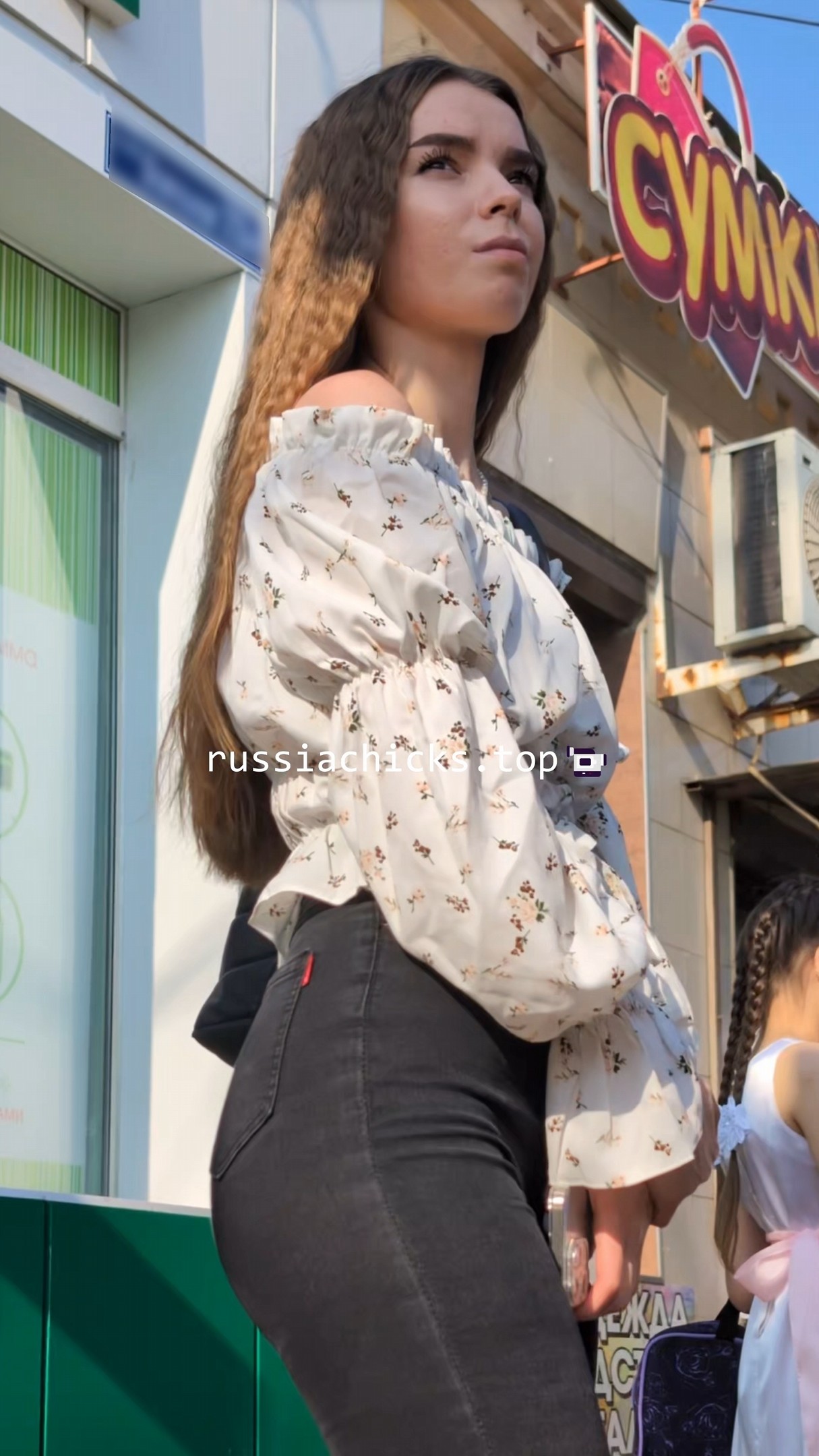 ass amazing girl in tight jeans