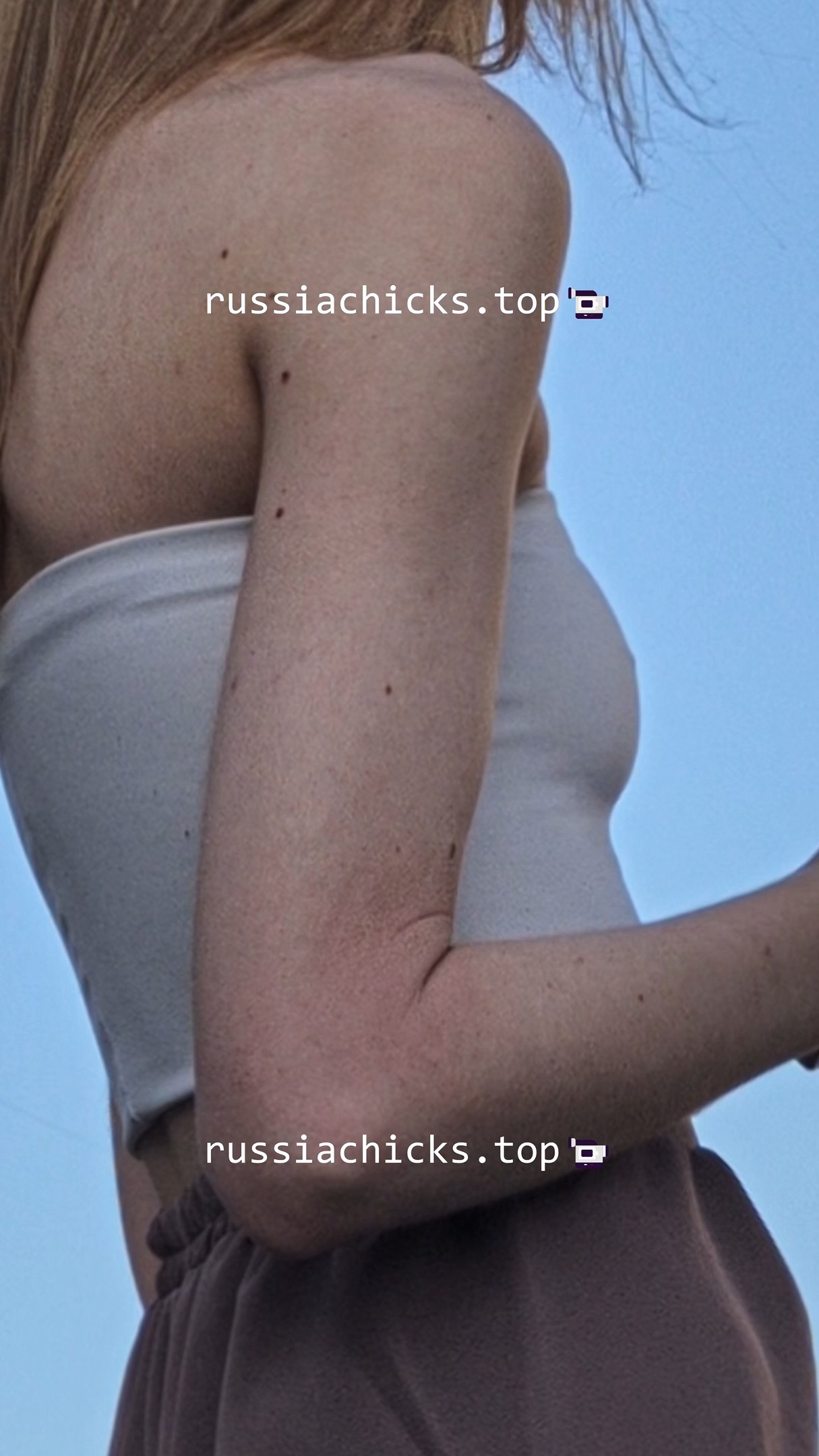 skinny girl on street and bonus