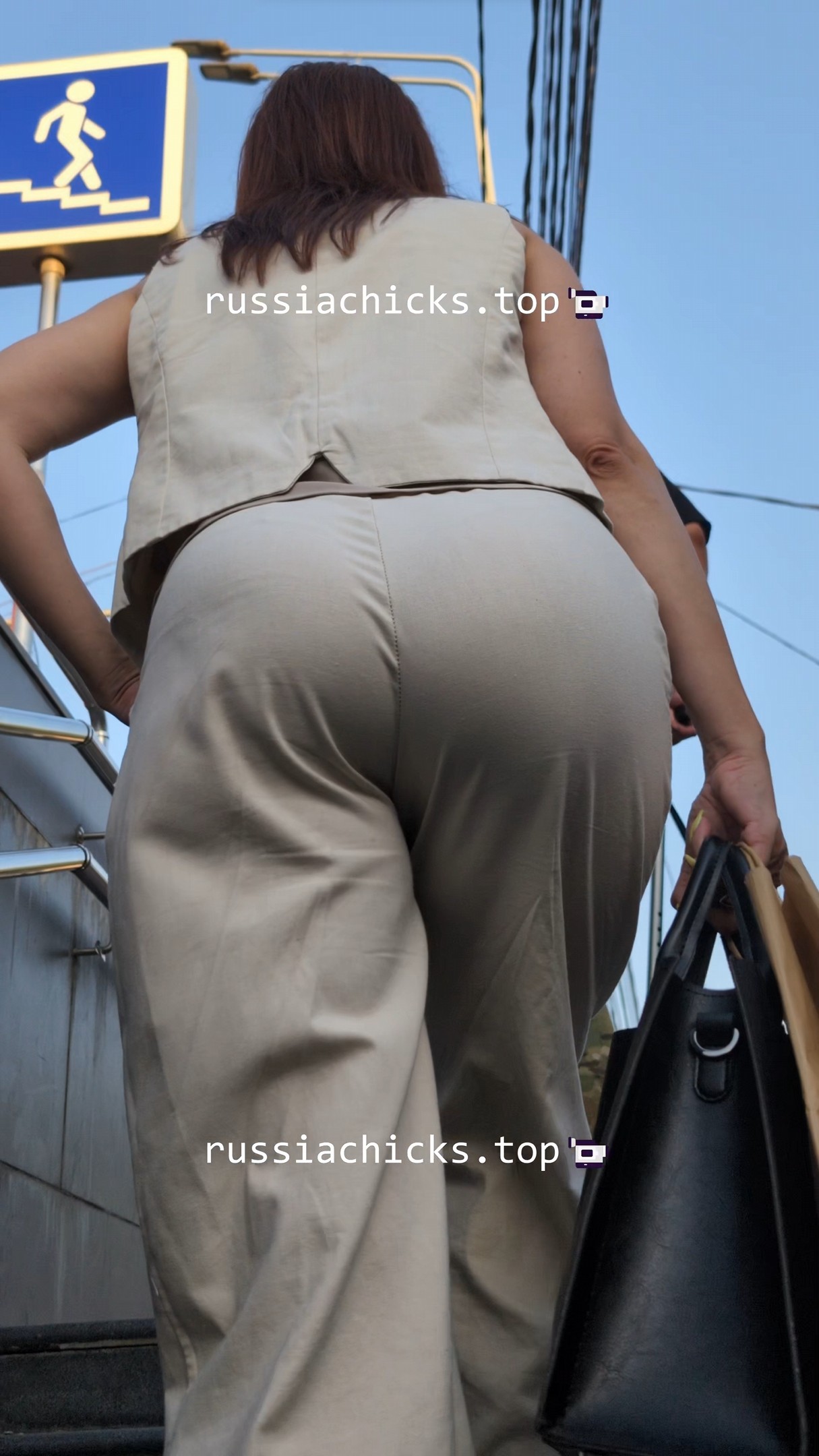 3 different butts on the street