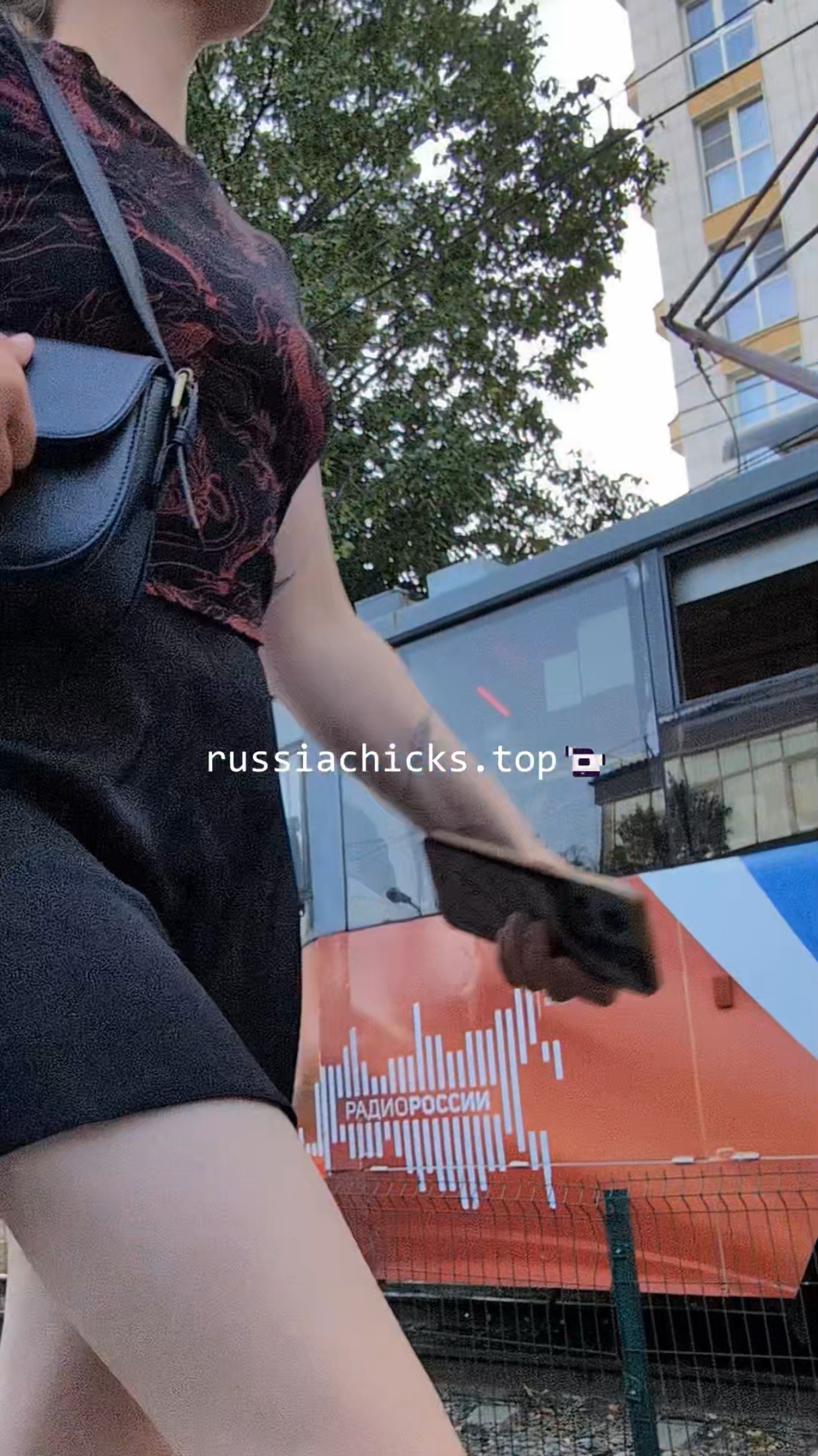 what a chick i shots her in tram