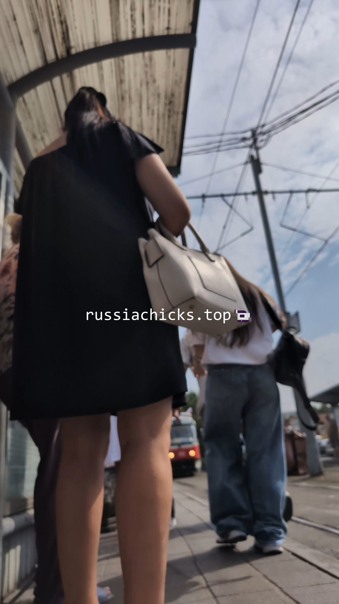 i shots whole woman in dress
