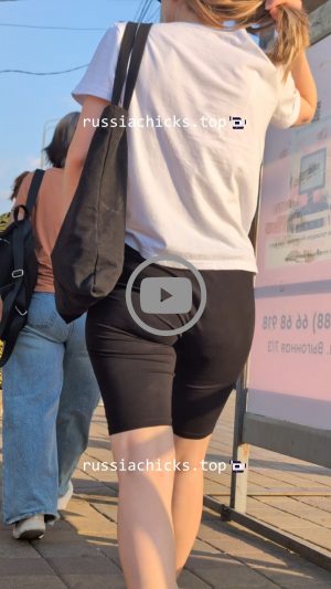 chick and her ass in tight shorts