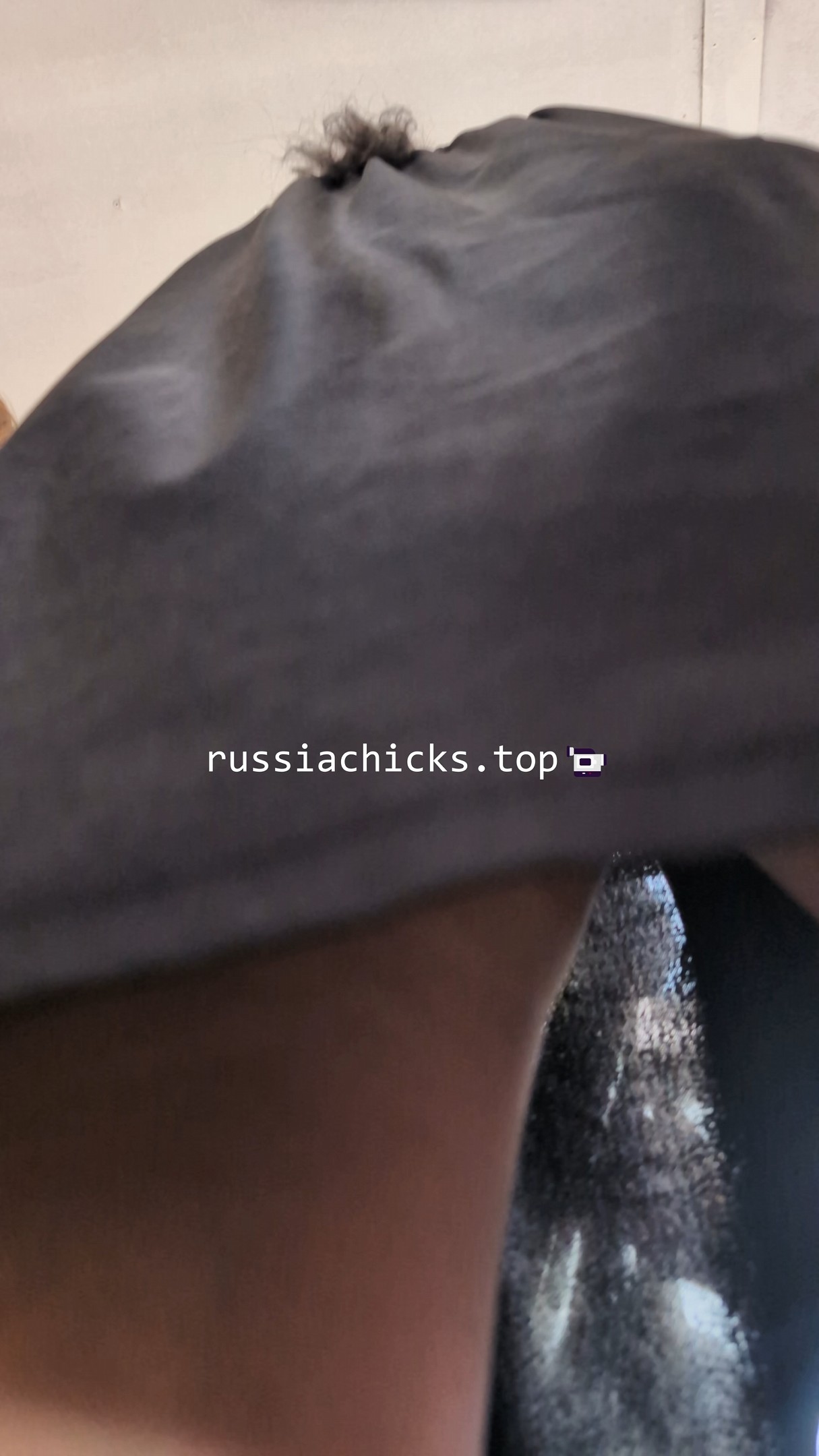 i shots whole woman in dress