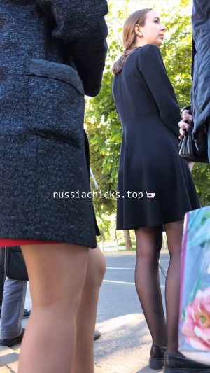 i shots her pantyhose in tram